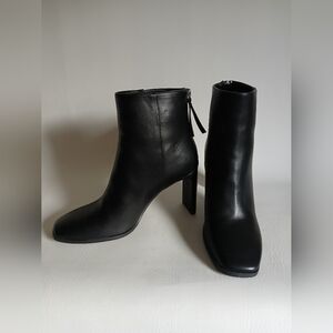 MIA Black Faux Leather Thin Wide Heel Ankle Boots Square Toe Sz8M Back Zip